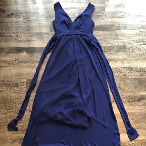 🚨SOLD‼️‼️🚨 BCBG MAXAZRIA Norah V-Neck Tie Waist
